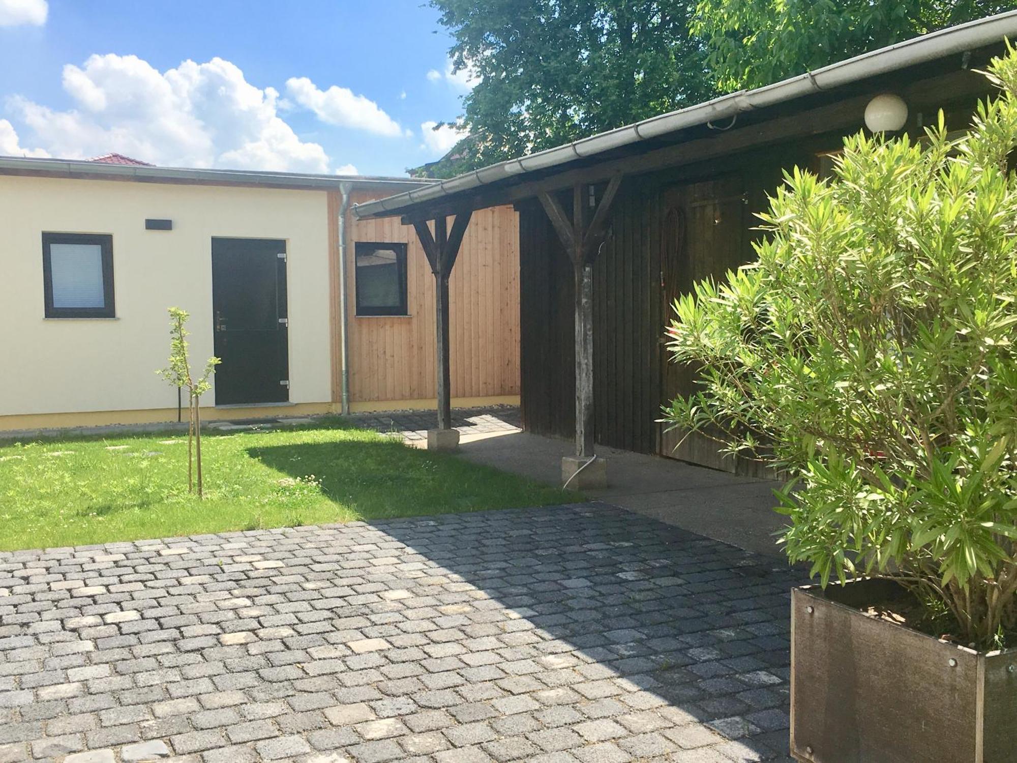 Senfbude - Wunderschoene Fuer 4 Personen Mit Terrasse & Stellplatz Aparthotel Leipzig