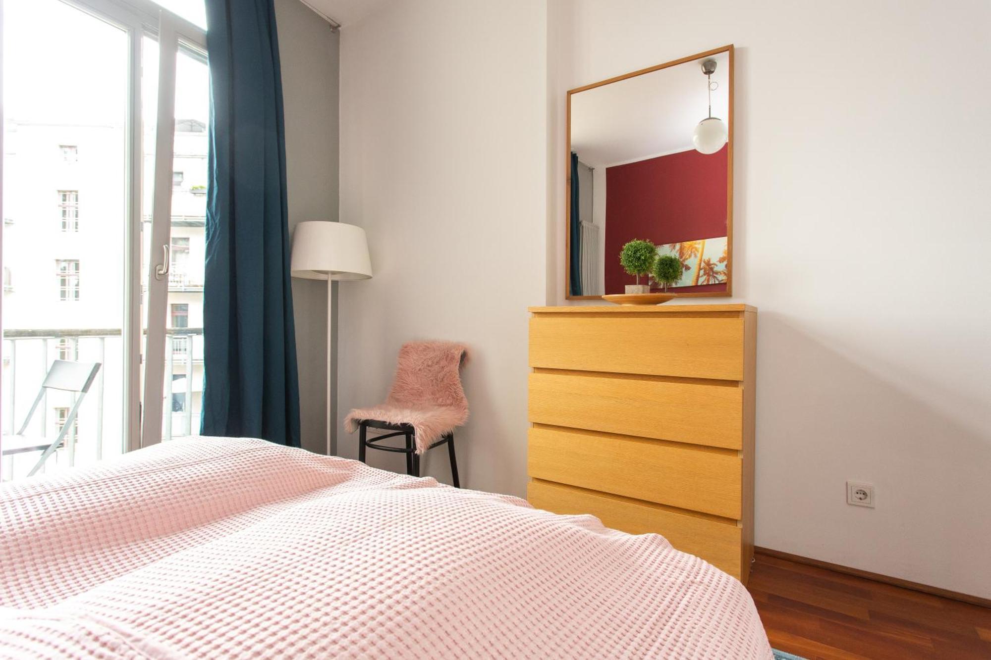 Fullhouse - - M14 - Balcony - Smarttv Apartment *