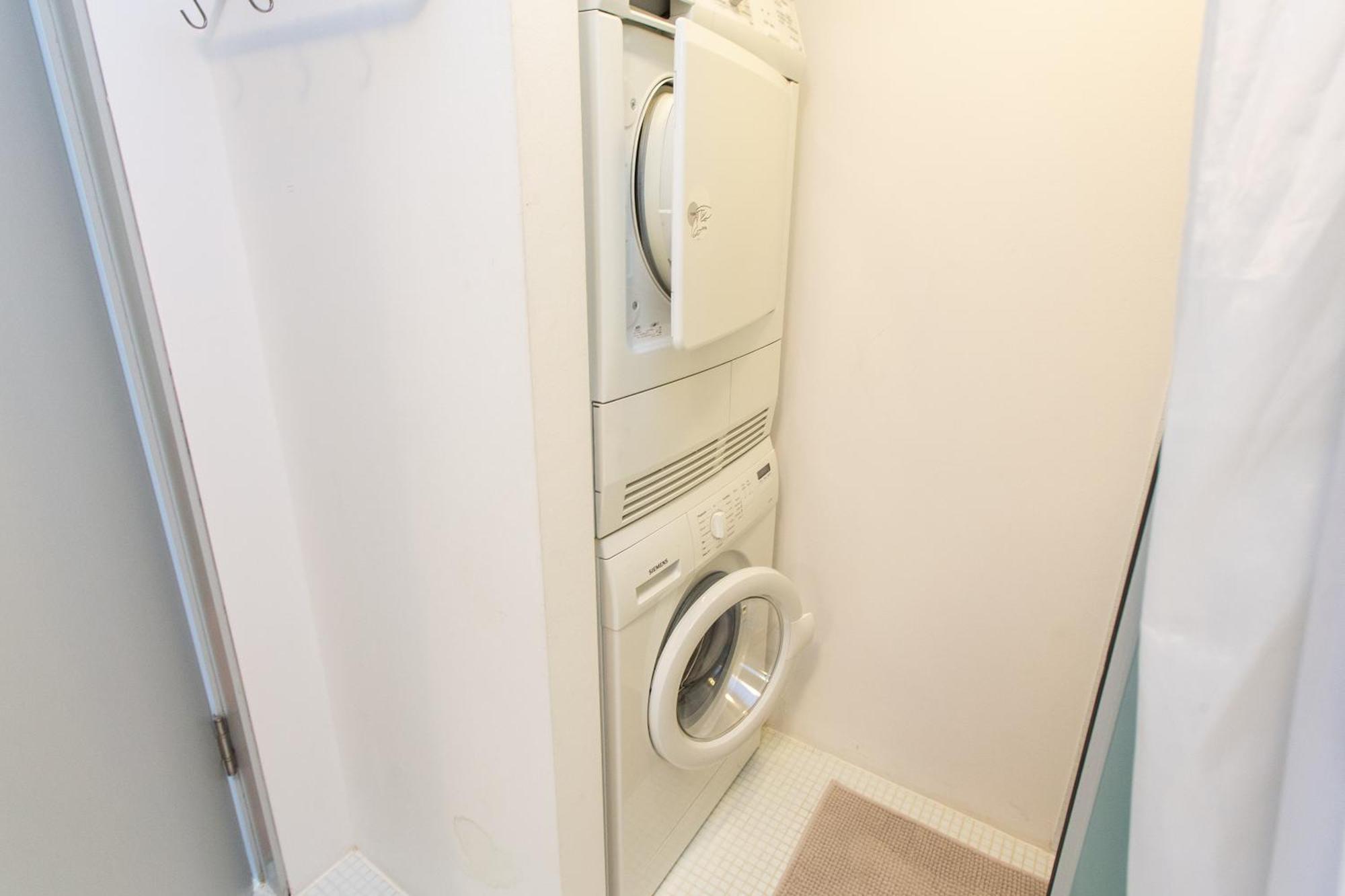 Fullhouse - - M14 - Balcony - Smarttv Apartment *