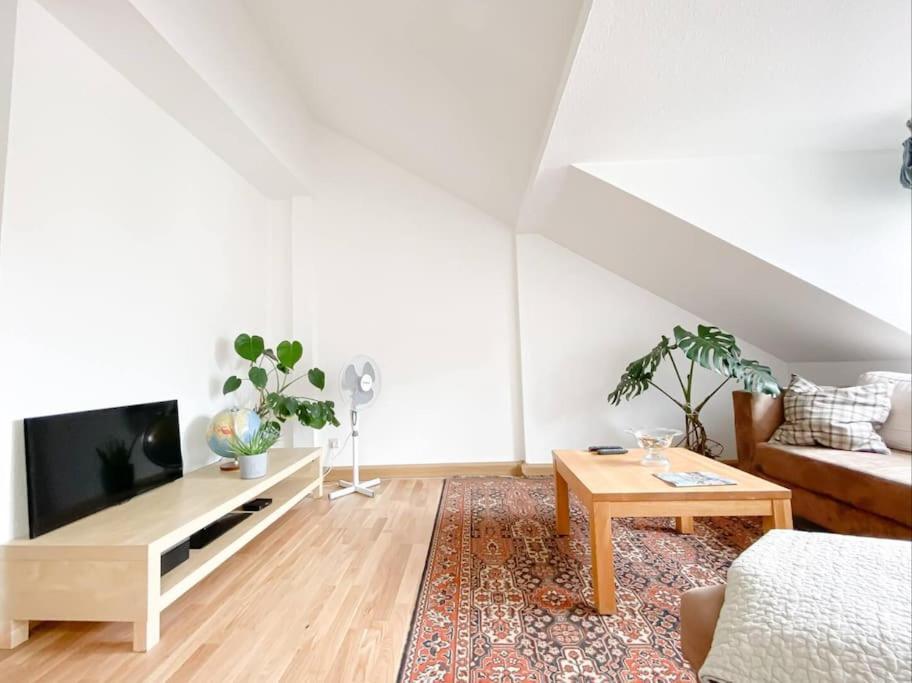 Schoene Mit Blick Ueber Stadtwald Appartement *