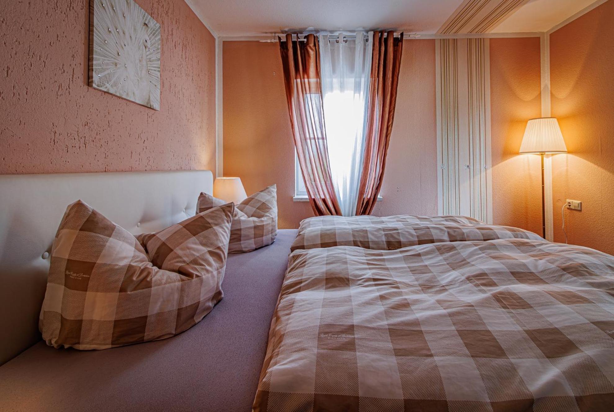 Wohnen Ueber Einem Mediterranen Restaurant,apartment 2 Oder 3 Apartment