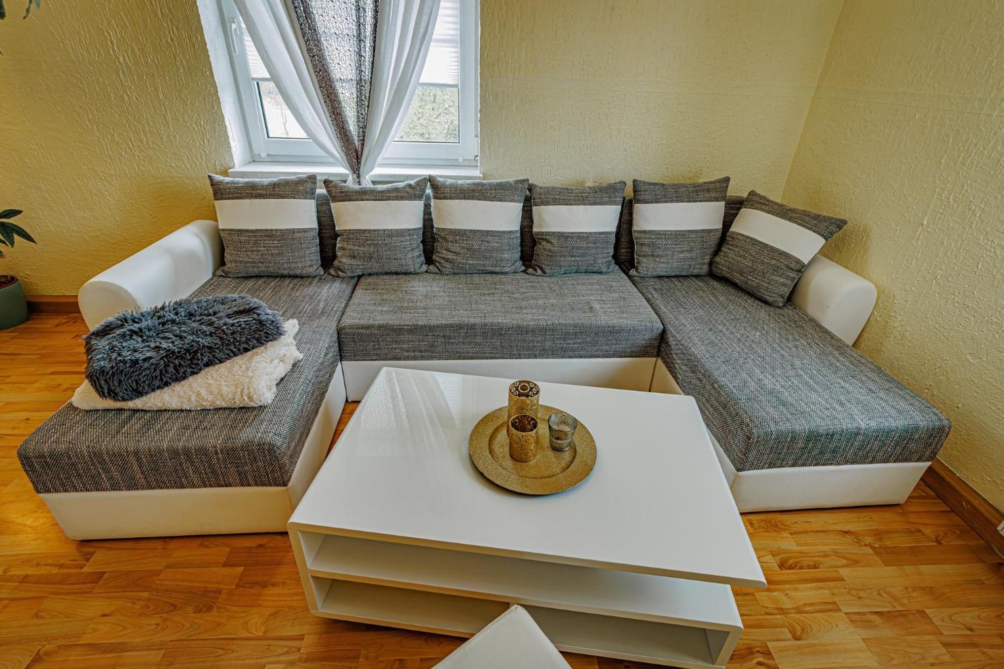 Wohnen Ueber Einem Mediterranen Restaurant,apartment 2 Oder 3 Apartment Leipzig