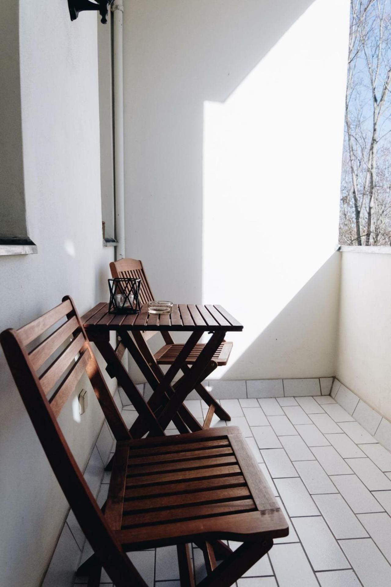 Grosse Zwei Zimmer Mit Balkon * Leipzig