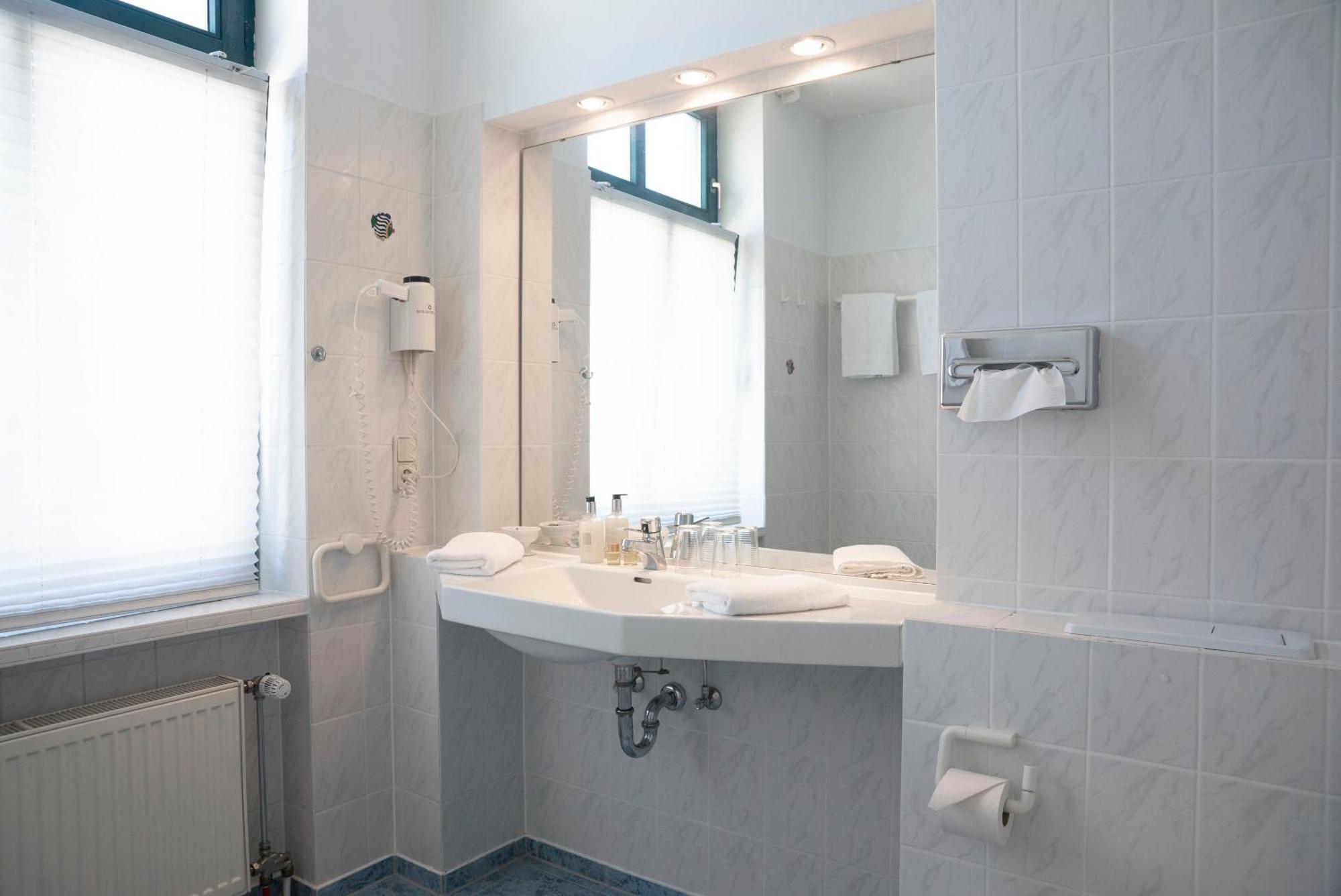 Adagio Hotel 3*