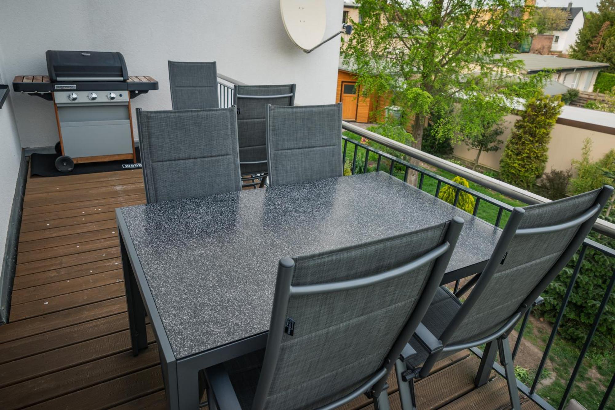 90 Qm Wohnung, 3 Zimmer, Balkon & Grosse Kueche - In Seenaehe, Schnell In Der Stadt Appartement