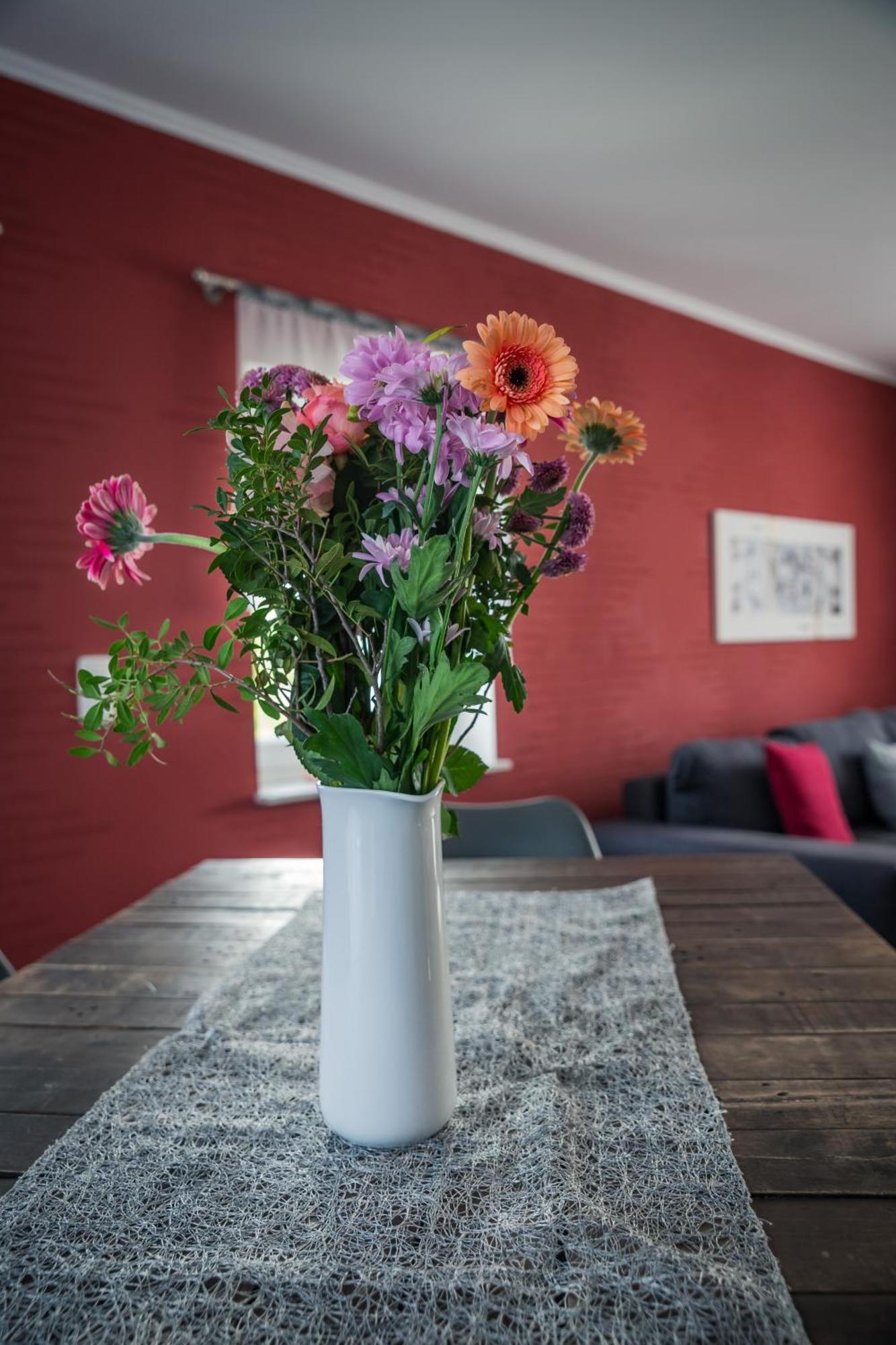 Appartement 90 Qm Wohnung, 3 Zimmer, Balkon & Grosse Kueche - In Seenaehe, Schnell In Der Stadt Leipzig