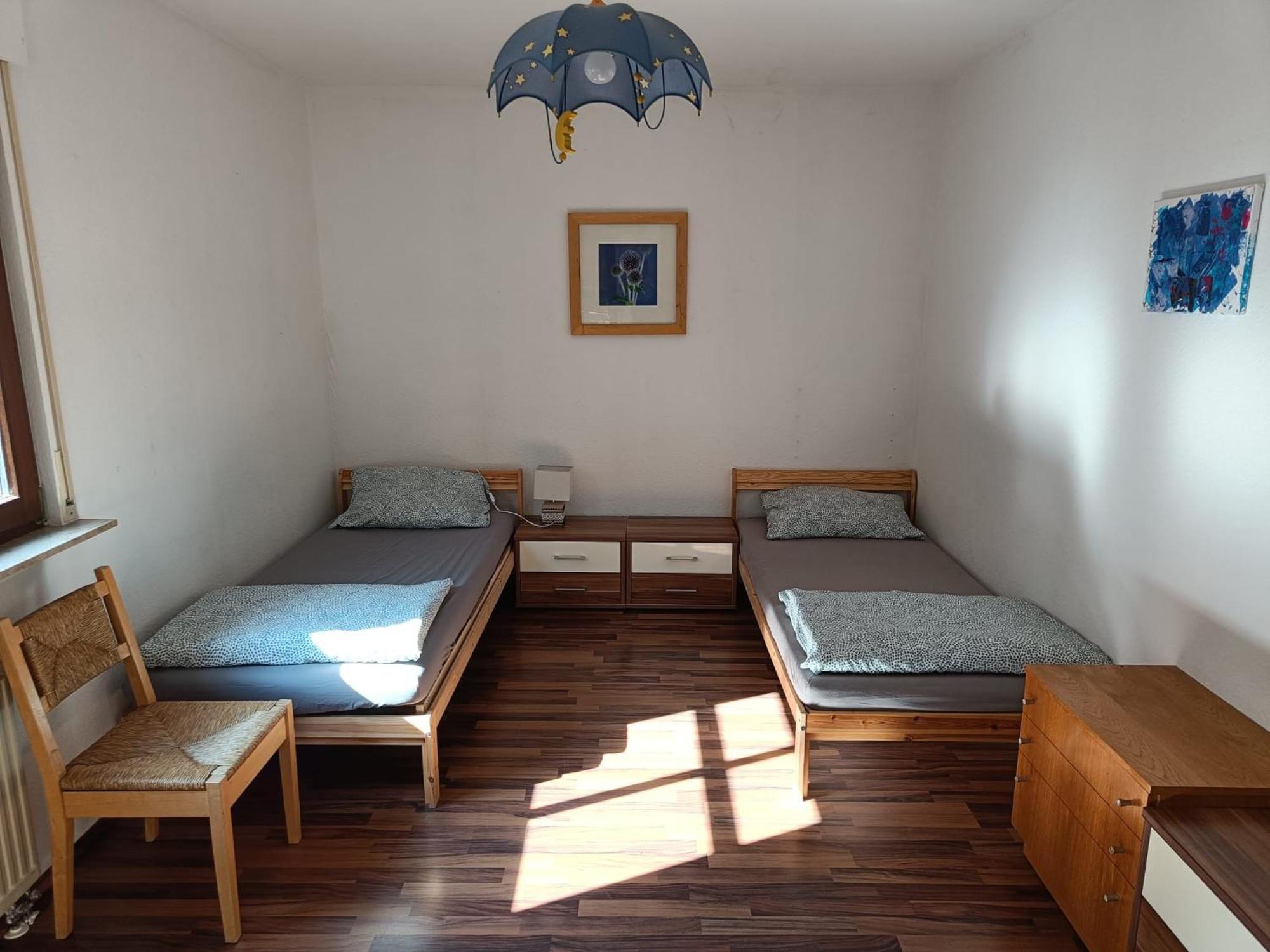 Mit 123qm Fuer 8 Personen Mit Sehr Grossem Garten, Einfache Innen-ausstattung Appartement Leipzig