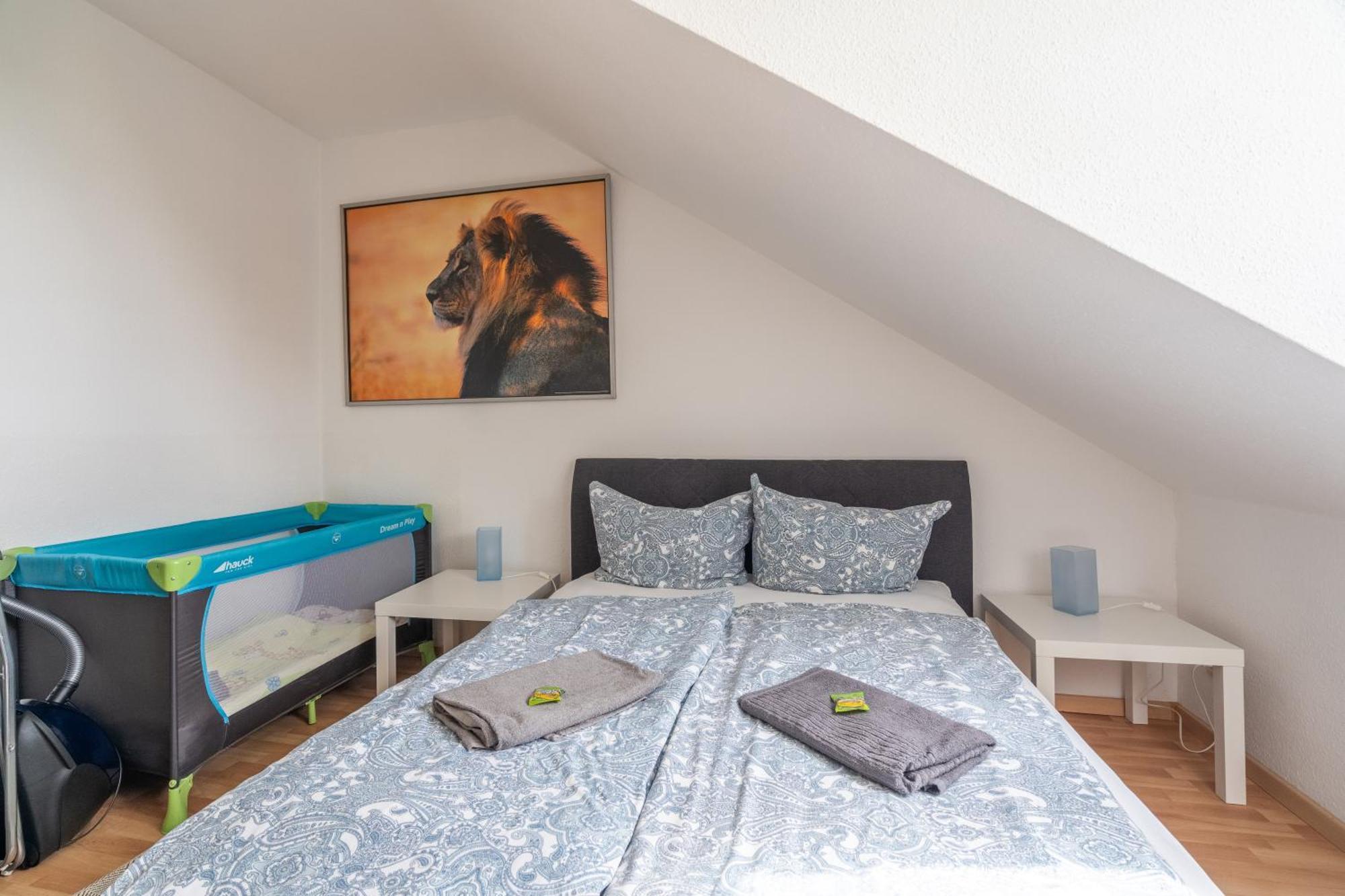 Gemuetliche Dachgeschosswohnung -waldstrassenviertel Appartement *
