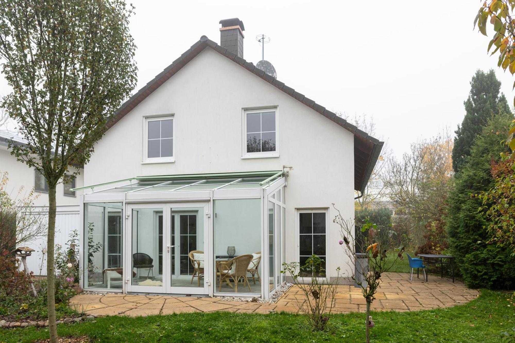 Ganzes In Mit Garage Und Fussbodenheizung Holiday home Leipzig
