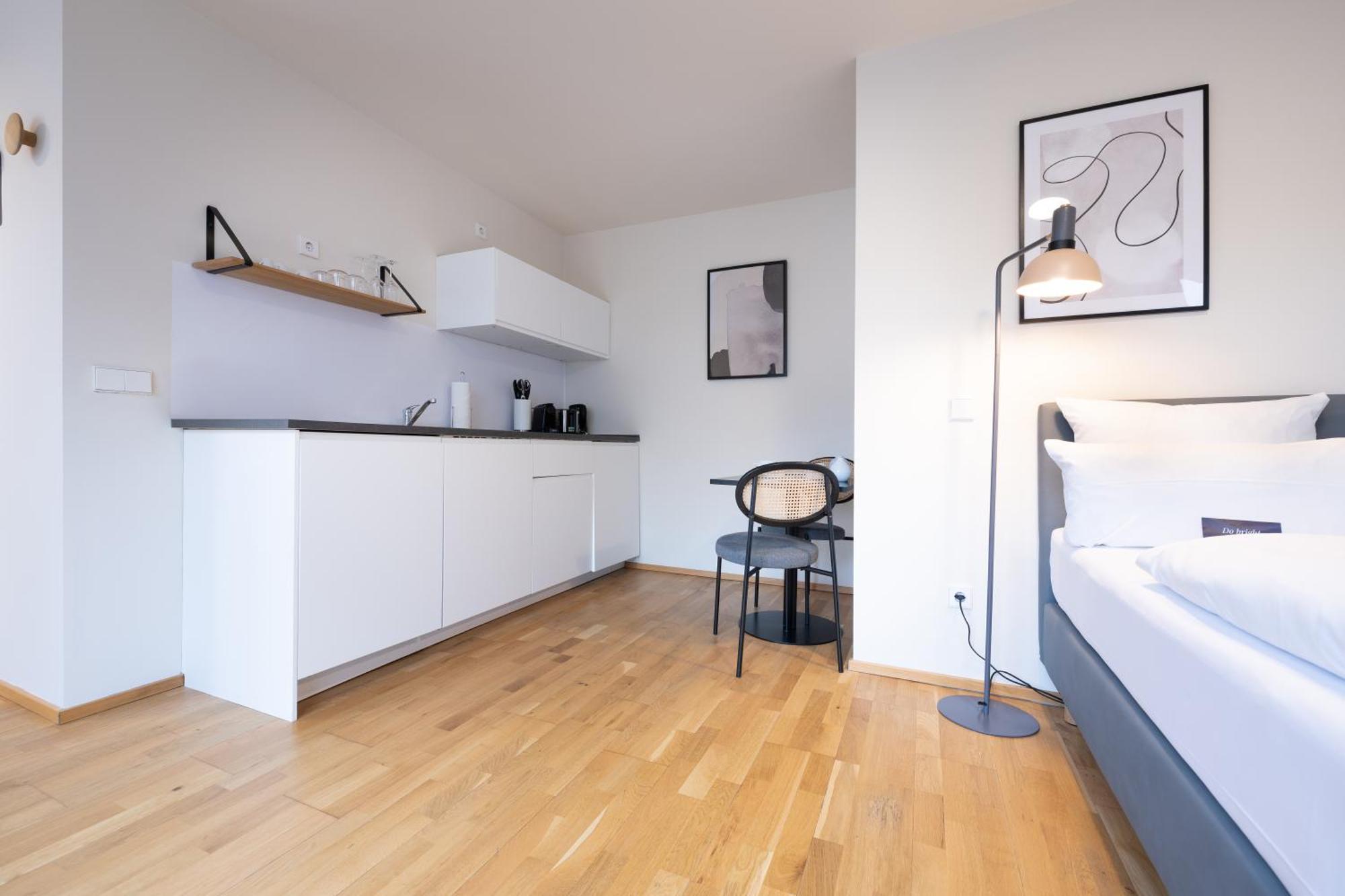 Bright Zentrum-west Stadion - Neueroeffnung - New Opening Appart hôtel