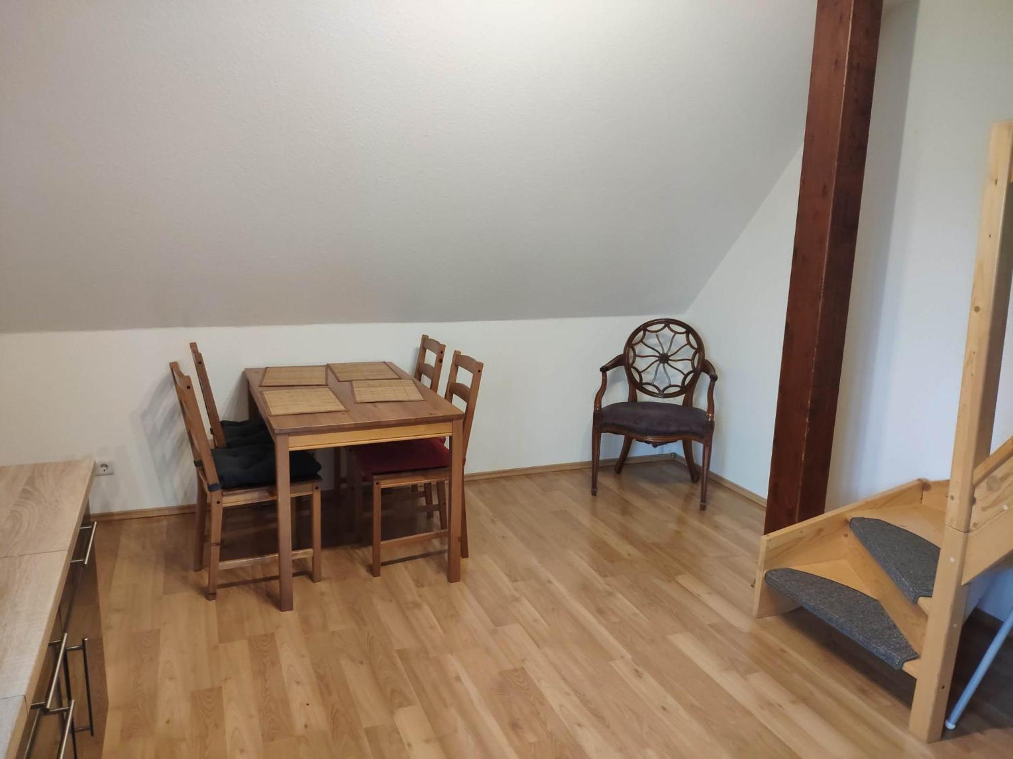 Mit 123qm Fuer 8 Personen Mit Sehr Grossem Garten, Einfache Innen-ausstattung *
