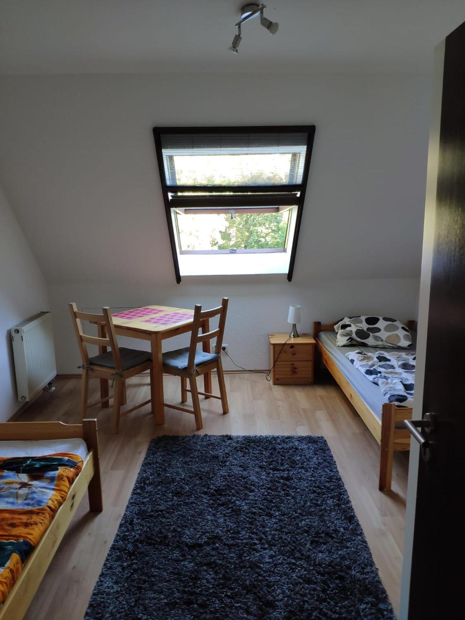 Mit 123qm Fuer 8 Personen Mit Sehr Grossem Garten, Einfache Innen-ausstattung Appartement *