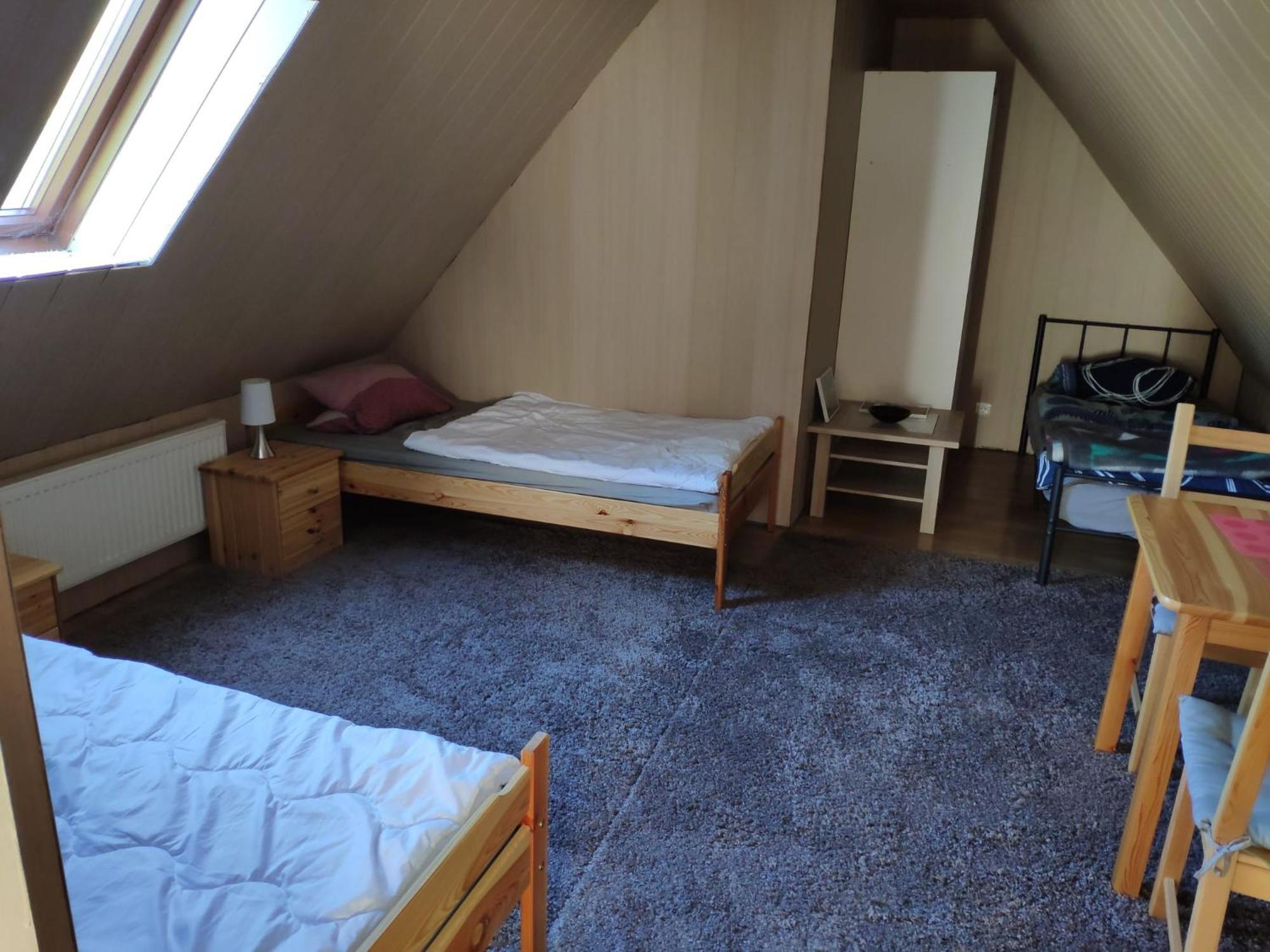 Mit 123qm Fuer 8 Personen Mit Sehr Grossem Garten, Einfache Innen-ausstattung Appartement Leipzig
