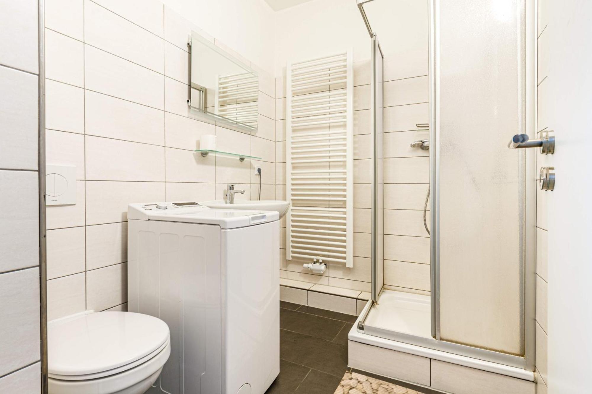 Enjoy Your With Dkn - Mon-sun - Late Night Check-in - Multilanguage - Near Railway Station - Witamy Serdecznie Appartement