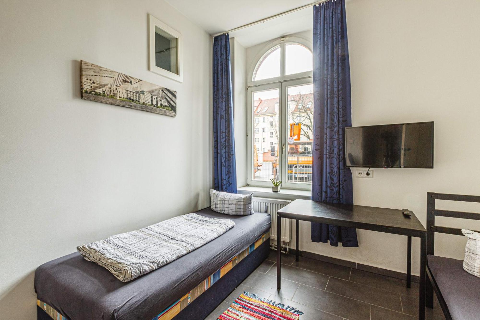 Enjoy Your With Dkn - Mon-sun - Late Night Check-in - Multilanguage - Near Railway Station - Witamy Serdecznie Appartement