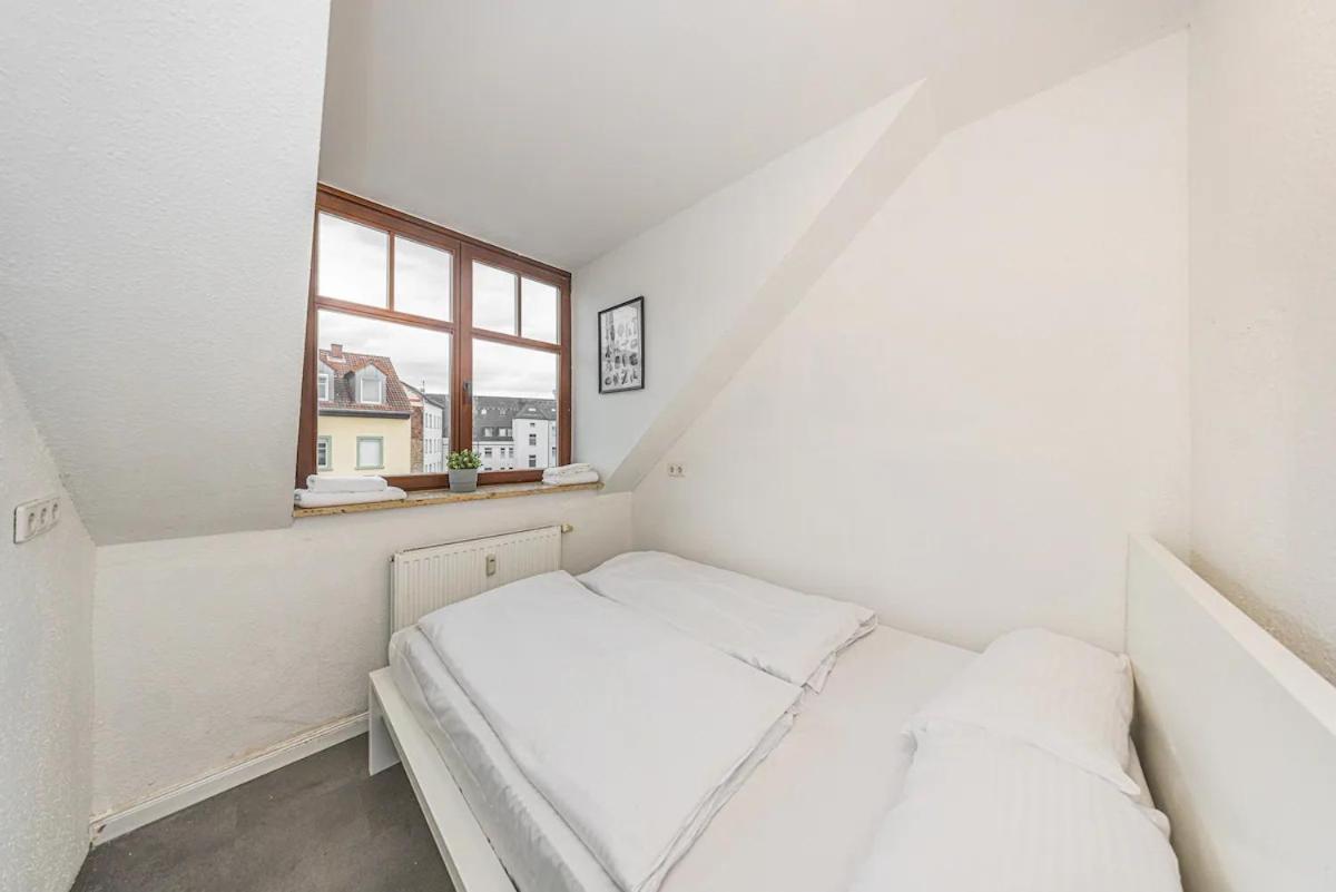 Grosszuegige Helle 3 Zimmer-wohnung Zentrumsnah Apartment *