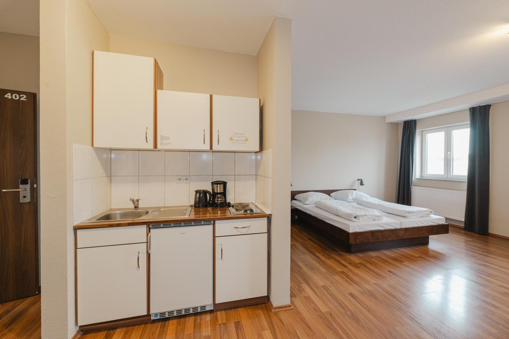 Sleepy Lion Hostel, Youth Hotel&apartments Hostel *