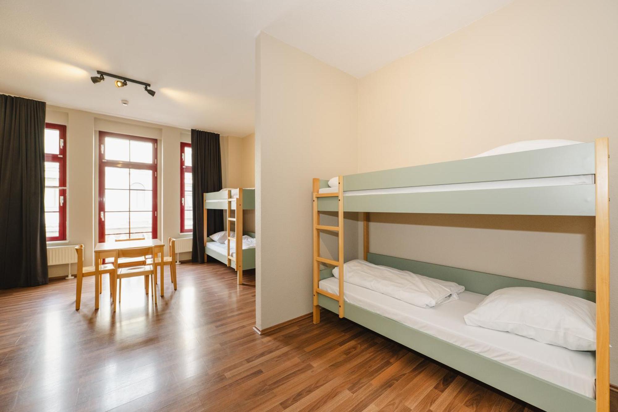 Sleepy Lion Hostel, Youth Hotel&apartments