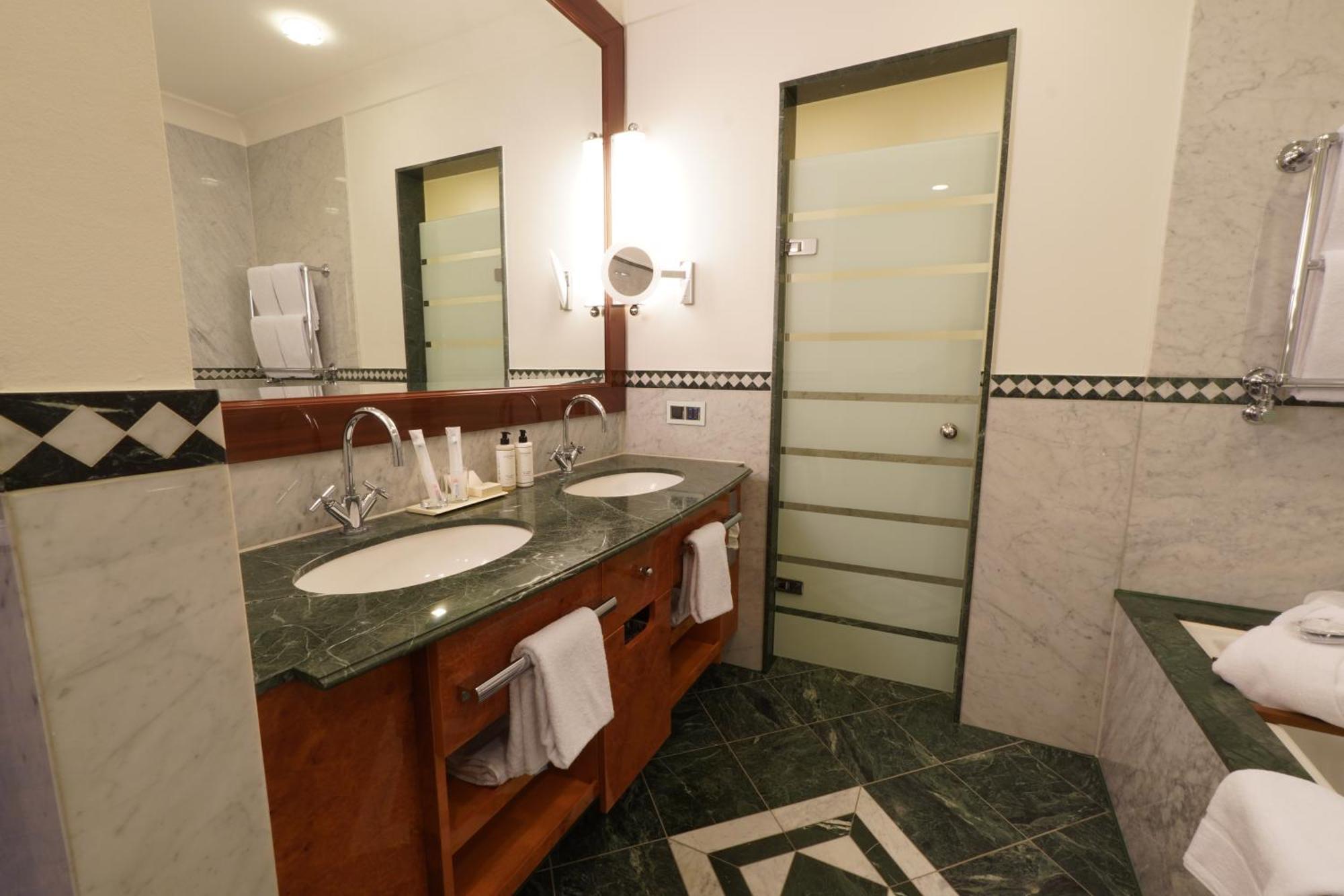 Lumiere Boutiquehotel Im Fuerstenhof 4*