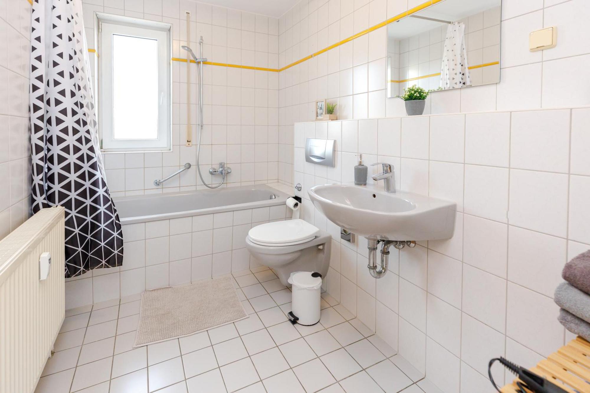 Fullhouse - - K28 A - Southern Center Apartment