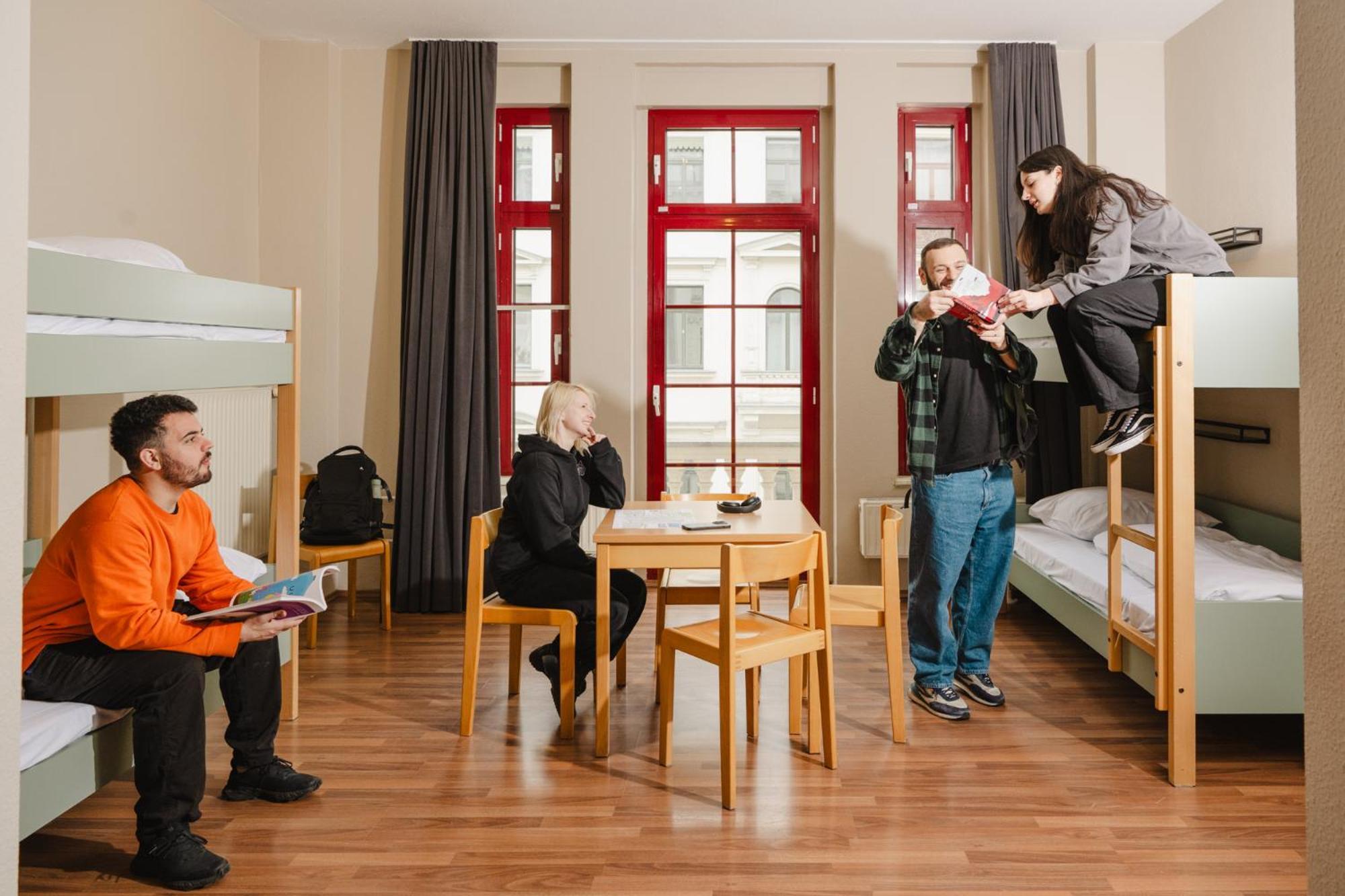 Hostel Sleepy Lion Hostel, Youth Hotel&apartments