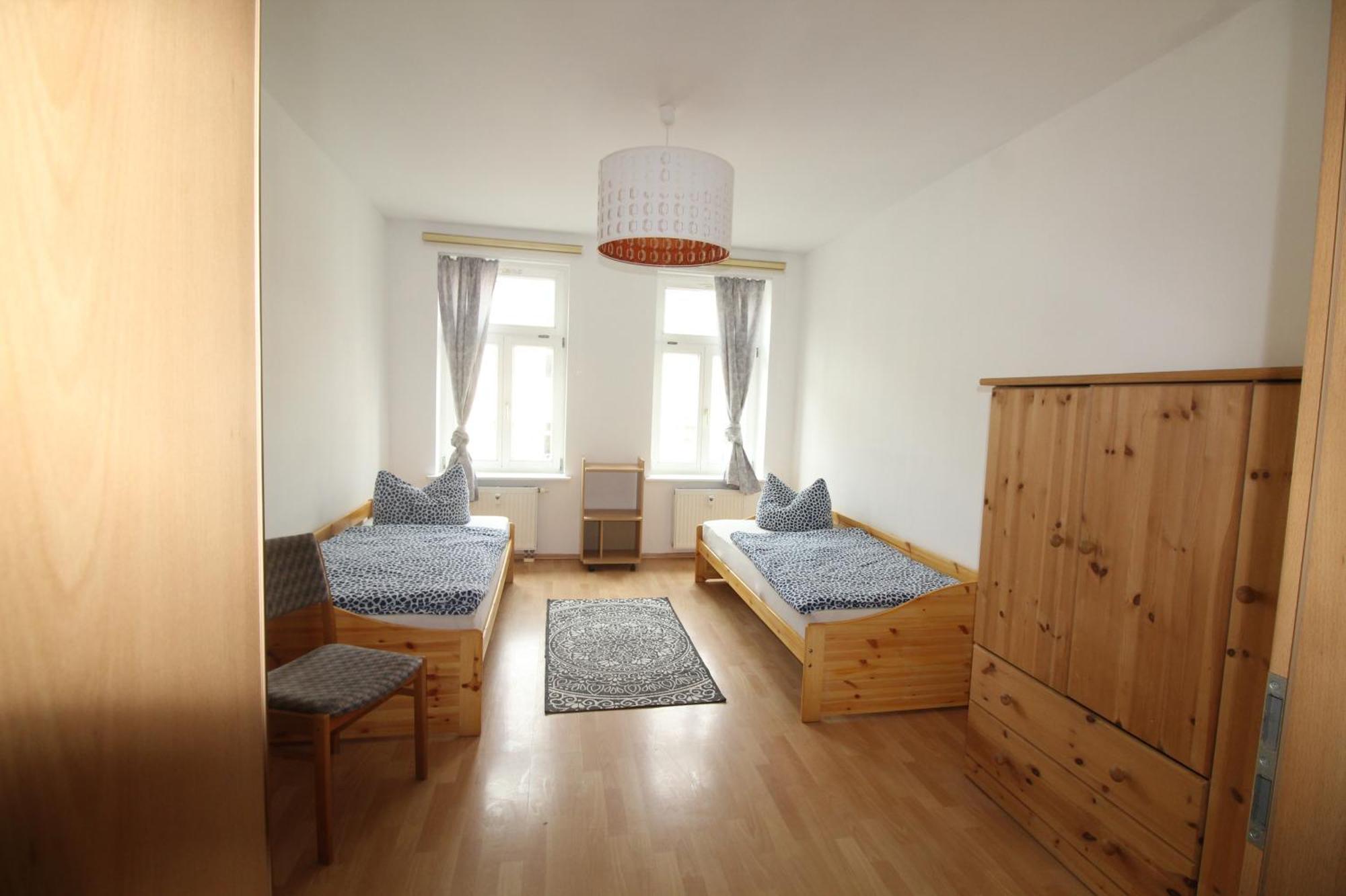 Zuhause Gemuetliche 2-zimmerwohnung 65 M2 Mit Grosser Kueche 4 Betten De, Pl, En Apartment