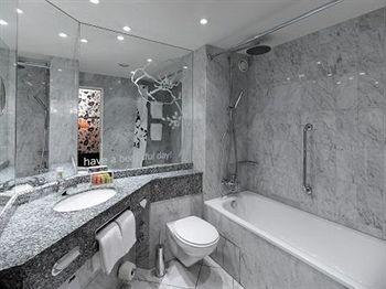 Pentahotel 4*