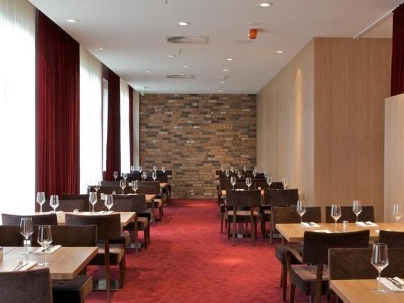 Pentahotel Hotel 4*
