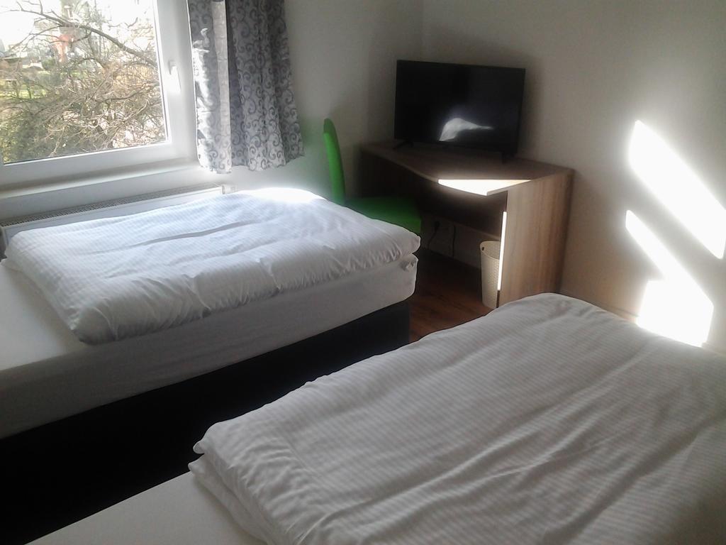 Gaestezimmer In Lindenau *