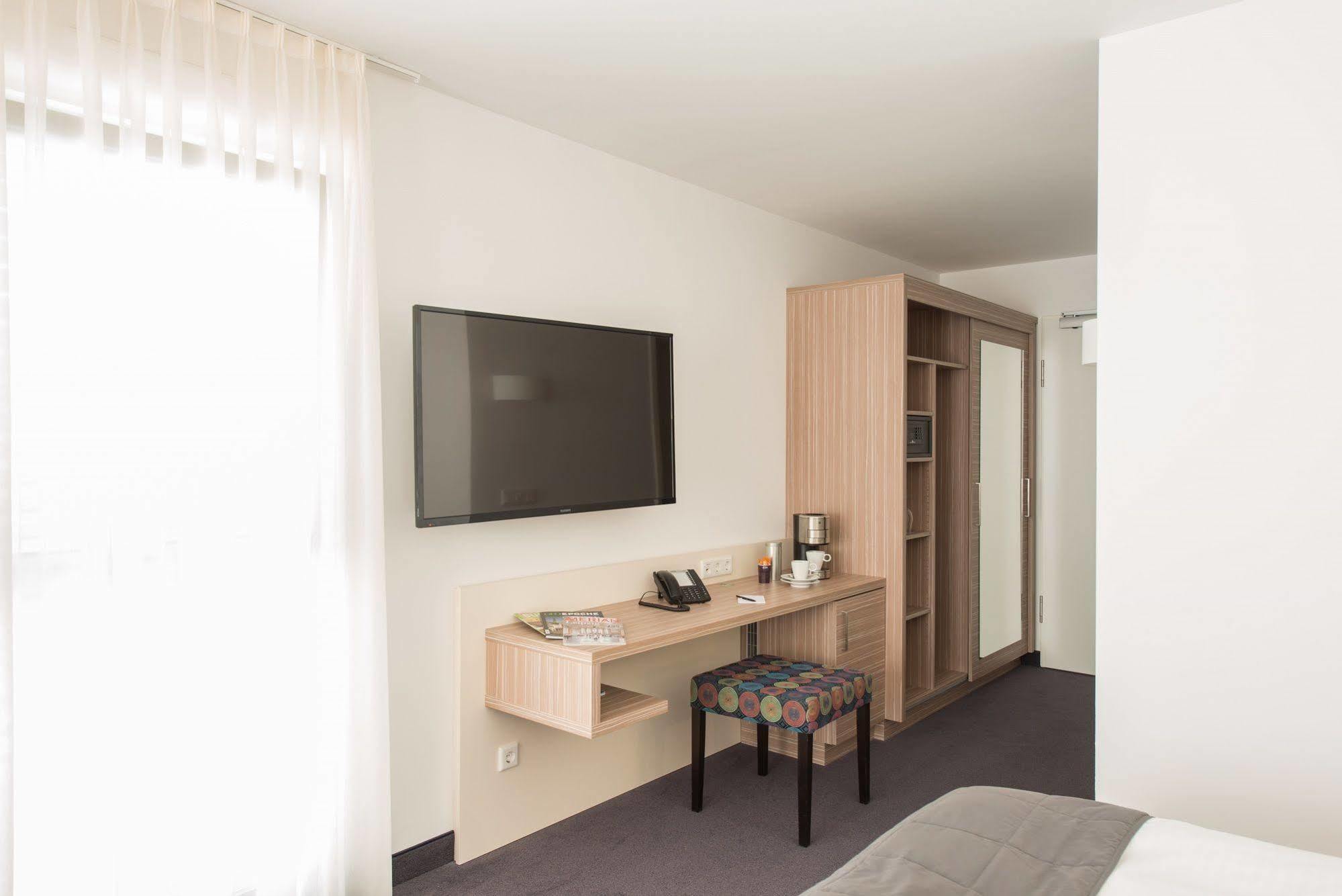 Book 3* Leipzig