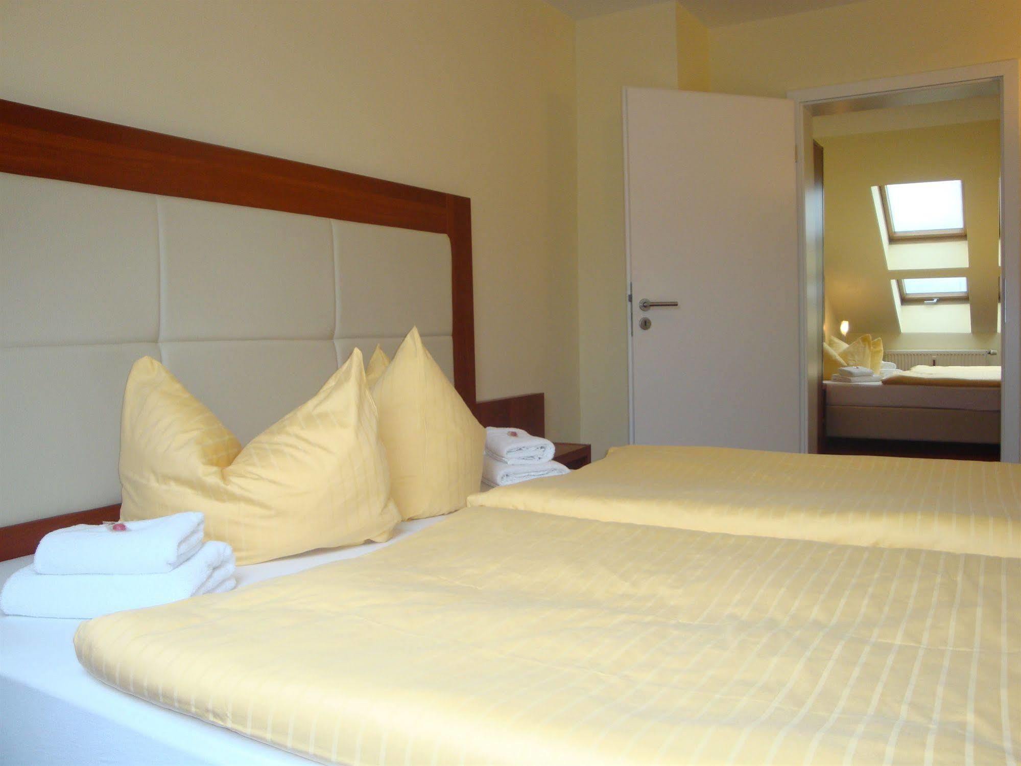 Hotel Via Mitte 3*
