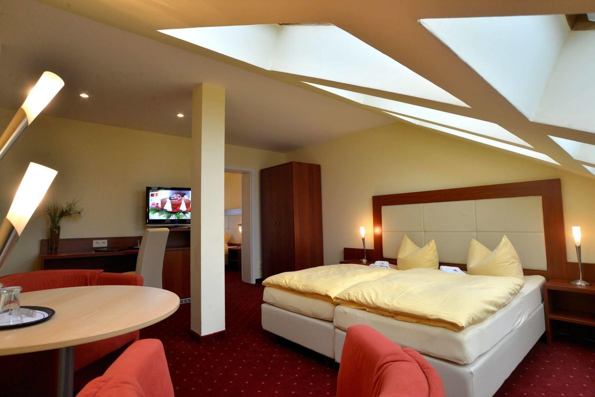 Hotel Via Mitte 3*