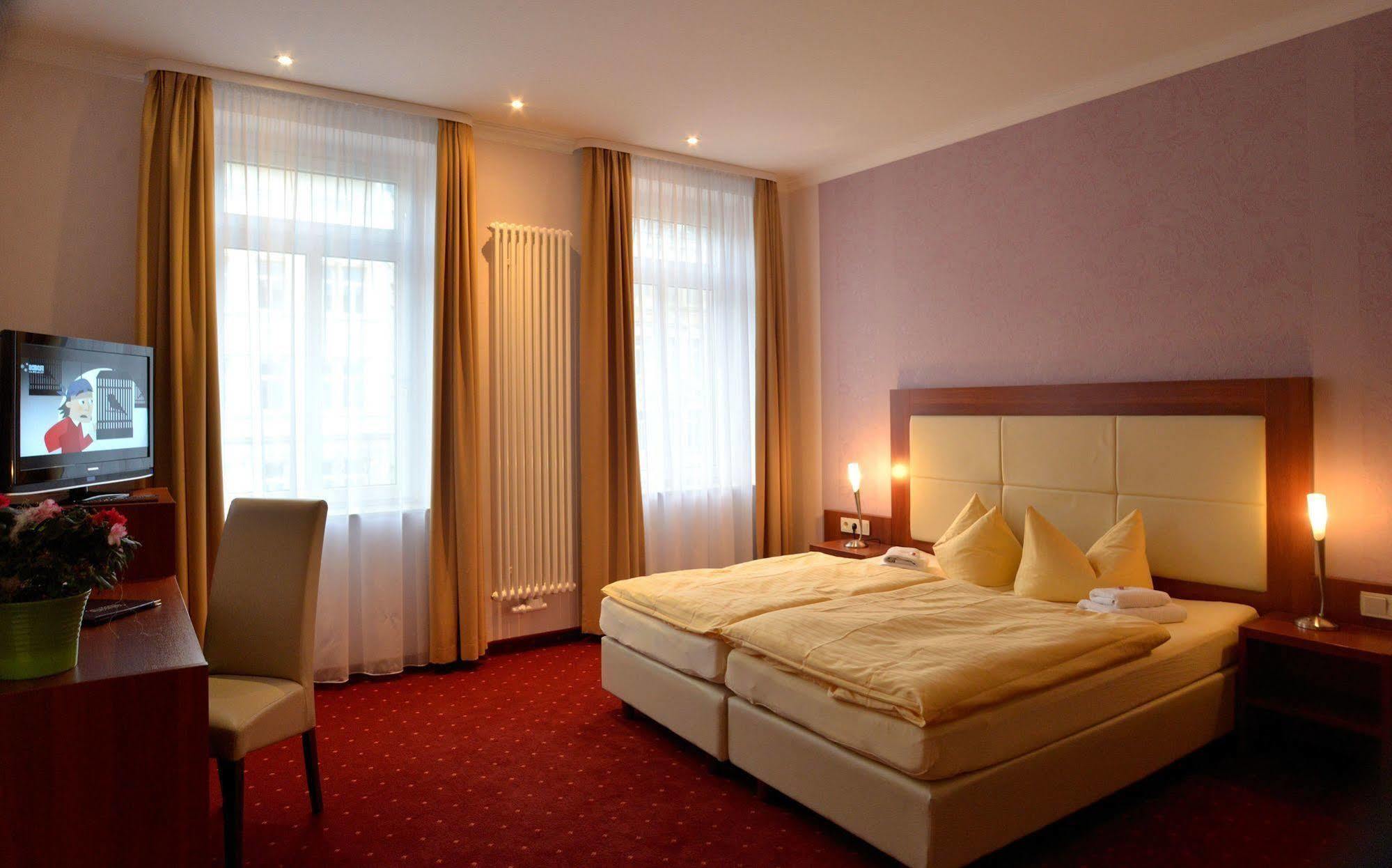 Via Mitte Hotel 3*
