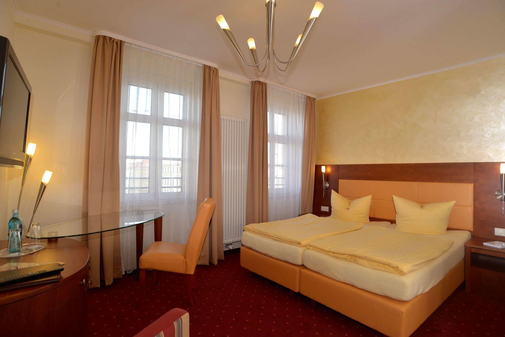 Arena Hotel 4*