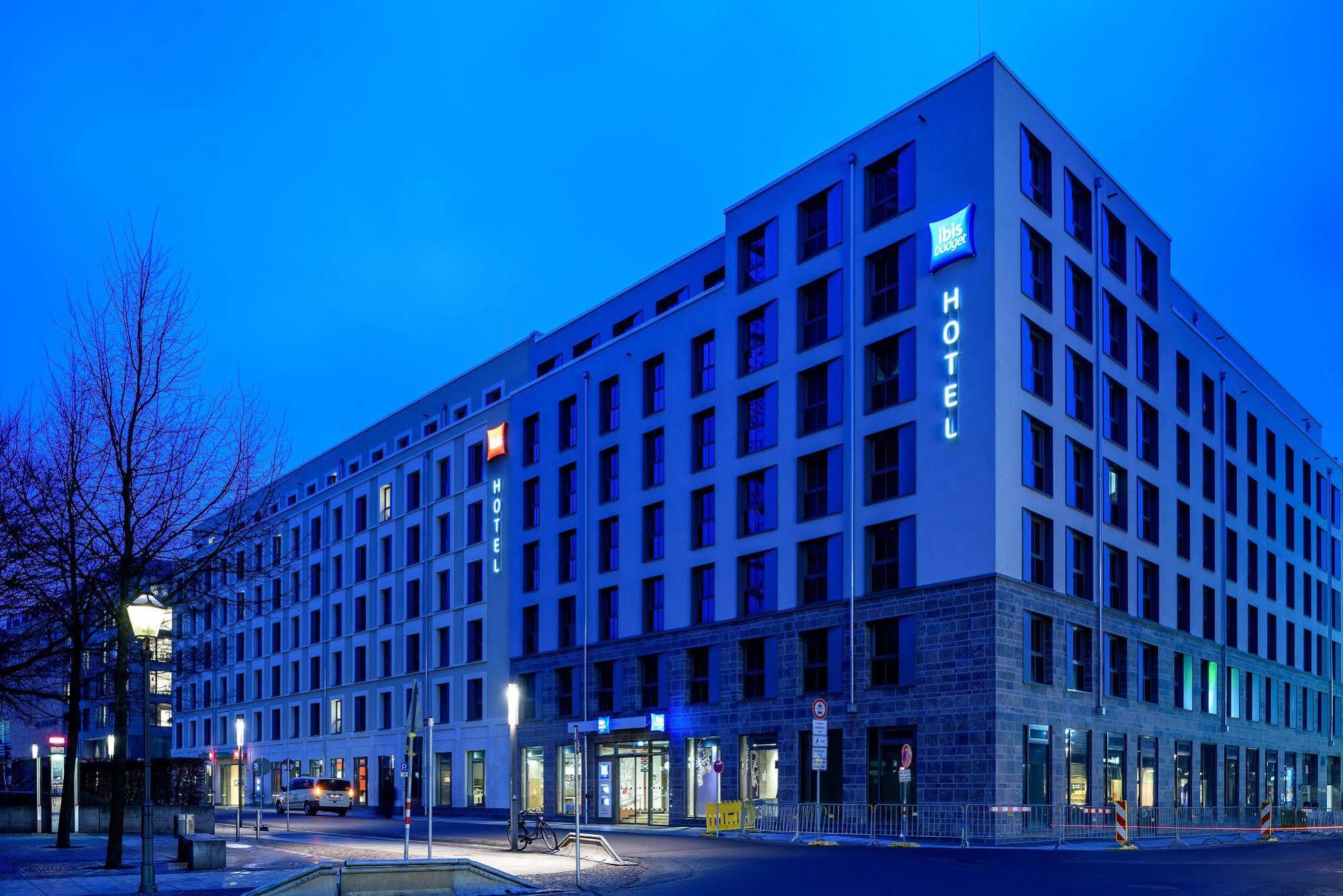 Ibis Budget Hotel *