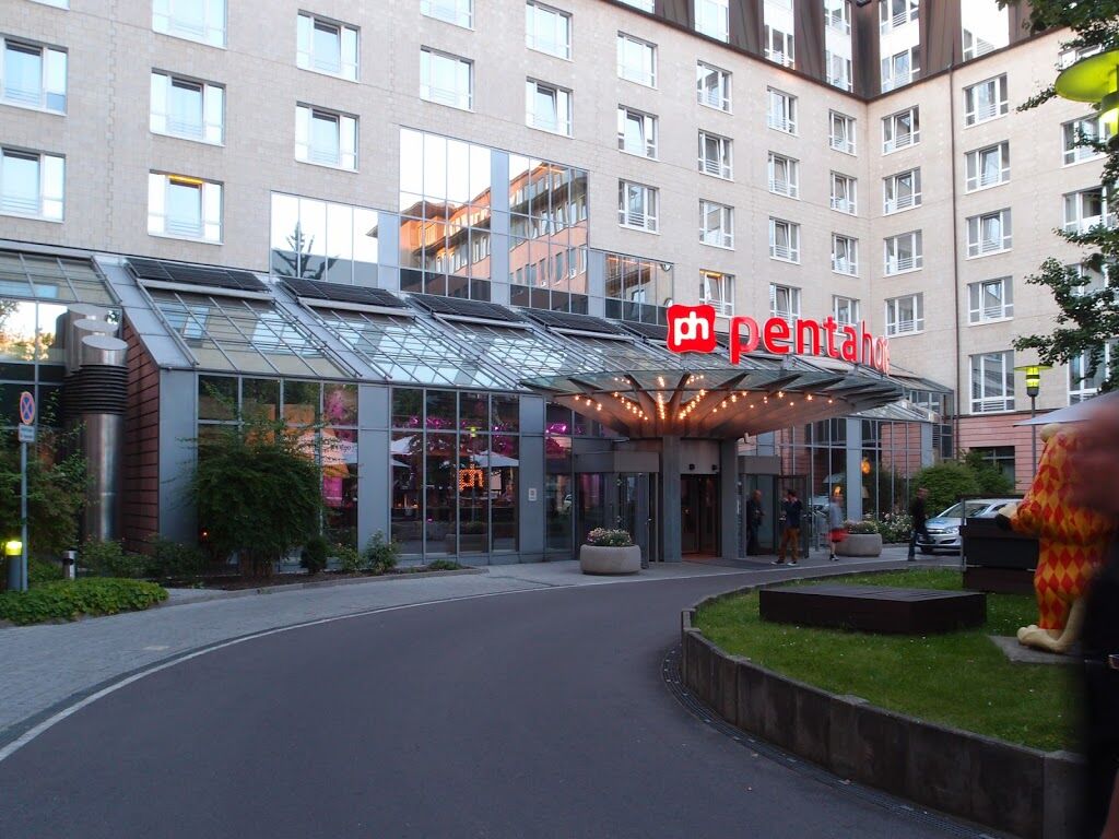 Pentahotel Hotel