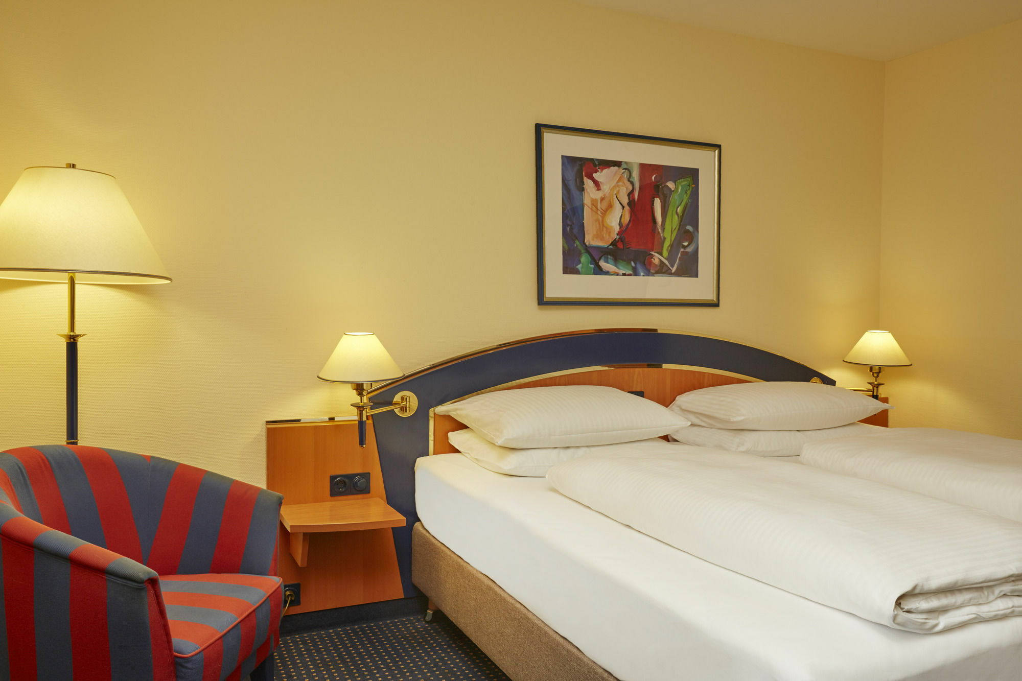 Hotel H4