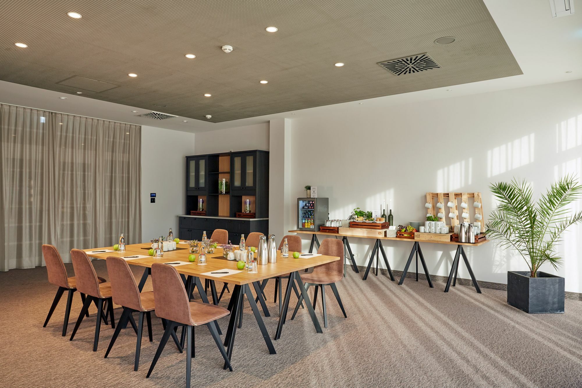 H4 Hotel 4*