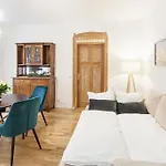 Stilvoll & Ruhig - Zentrale Top-Lage - King Bett
