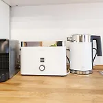 Stilvoll & Ruhig - Zentrale Top-Lage - King Bett