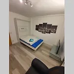 Zentrale Eg Wohnung Mit Balkon