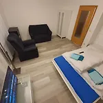 Zentrale Eg Wohnung Mit Balkon