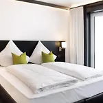 LE Hotel