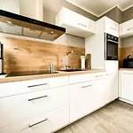 Modernes, Mediales Apartment, Naehe Der Neuen Leipziger Messe, Bis Vier Personen