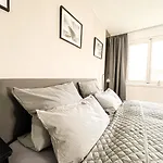 Modernes, Mediales Apartment, Naehe Der Neuen Leipziger Messe, Bis Vier Personen