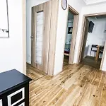 Modern Sanierte Wohnung Mit 5 Einzelbetten In Leipzig-Plagwitz