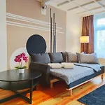 Exclusive Suite South Central