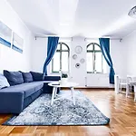 Zentraler Altbau Am Clara-Zetkin-Park, Rb-Arena Um Die Ecke, Netflix Inklusive