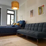 Stilvoller Altbau Mit Balkon - 10 Min To Center