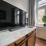 Stilvolle 2 Zimmer Wohnung Mit Kueche, Tv, Waschmaschine